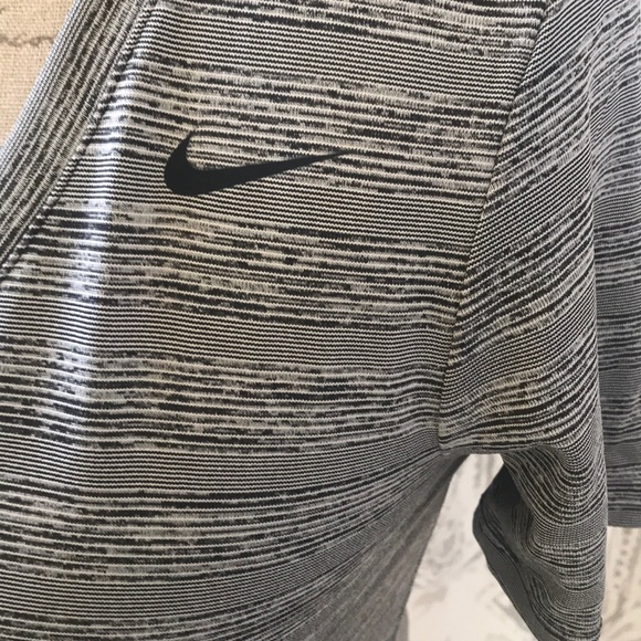 Nike Dri fit Tee - Picture 2 of 6